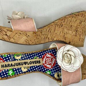 Wedge Harajuku Lovers Vero Cuoio Sandals, Pink with White Flower, Size 8